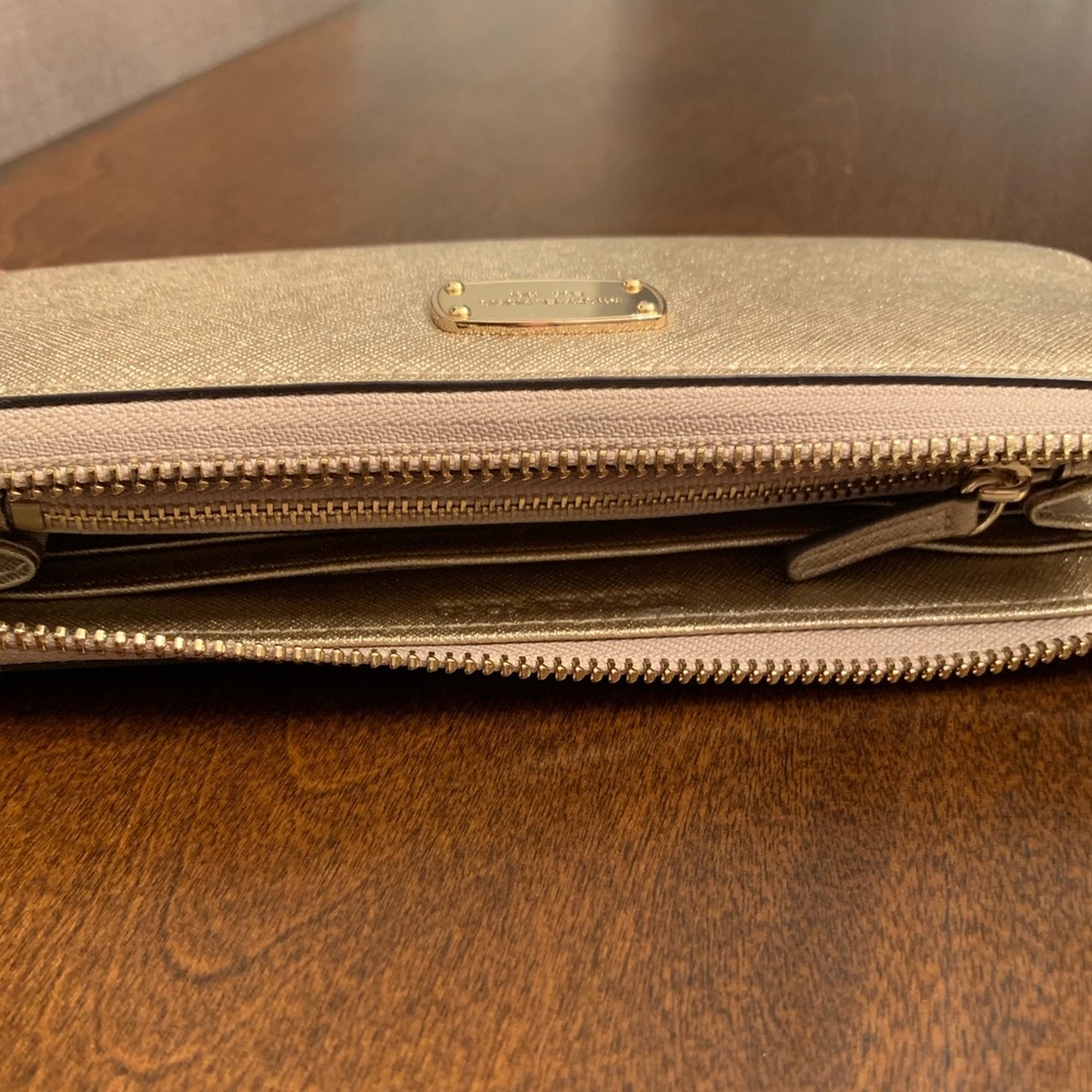 Wallet - Picture 3 of 4